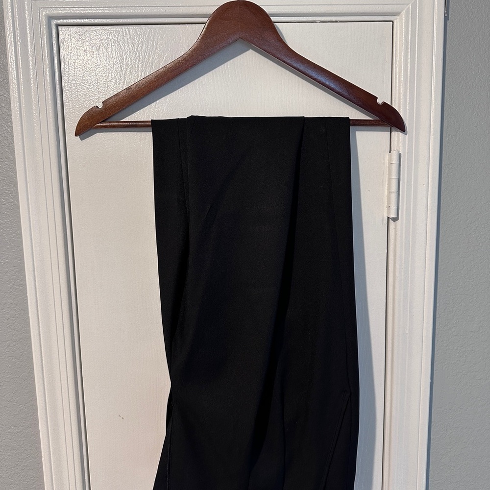 Izod Classic Black Pencil Skirt